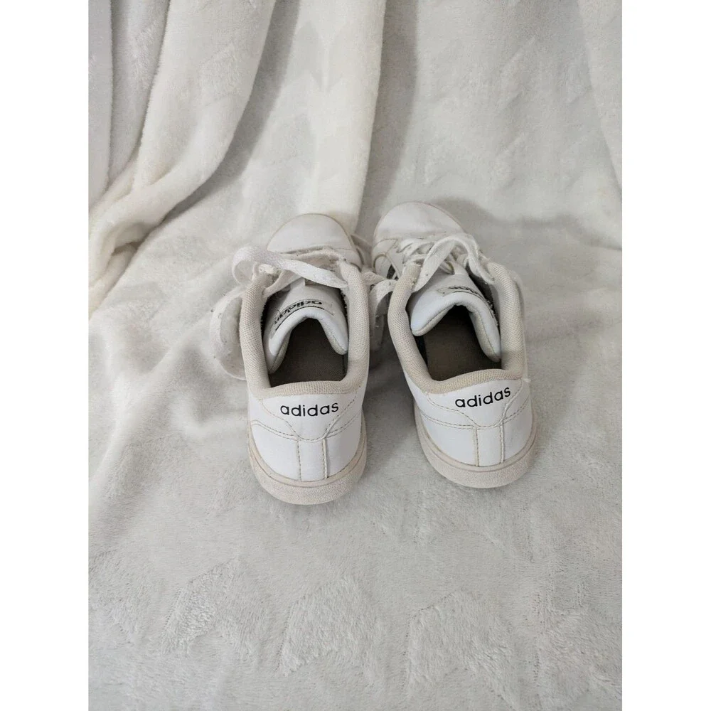 Youth Adidas Cloudfoam Classic Sneakers - Size 3